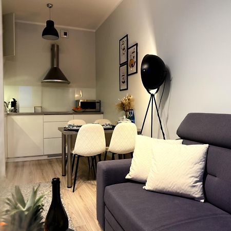 Airport67 Appartement Warschau Buitenkant foto